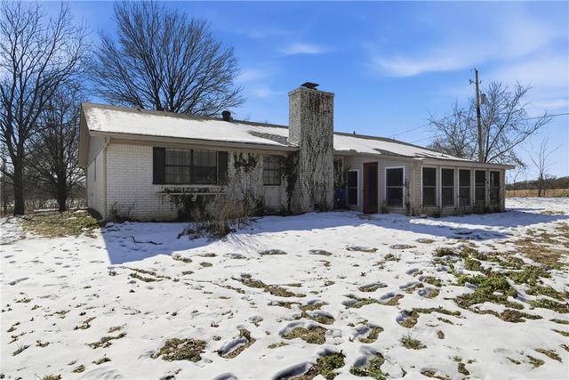 2260 Walnut Grove Road, Prairie Grove, AR 72753