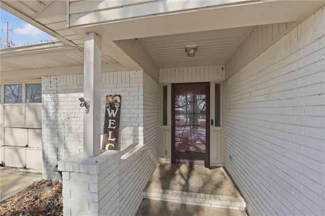 2260 Walnut Grove Road, Prairie Grove, AR 72753