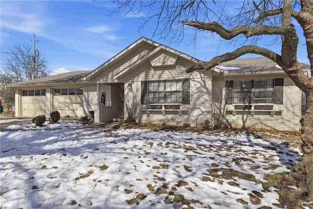 2260 Walnut Grove Road, Prairie Grove, AR 72753