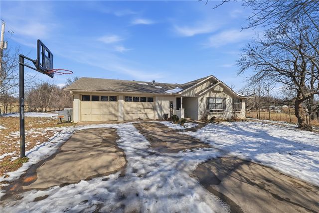 2260 Walnut Grove Road, Prairie Grove, AR 72753