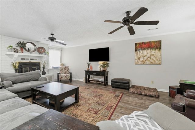 2260 Walnut Grove Road, Prairie Grove, AR 72753