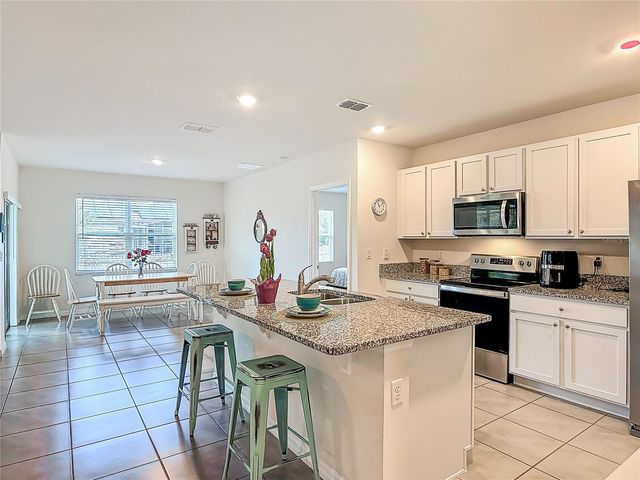 712 RED HAWK LANE, Deltona, FL 32725