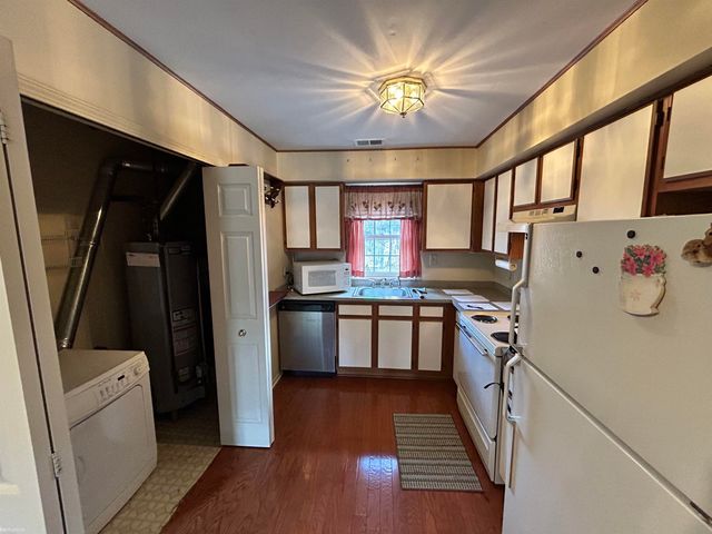 25860 Lira Lane, Warren, MI 48089