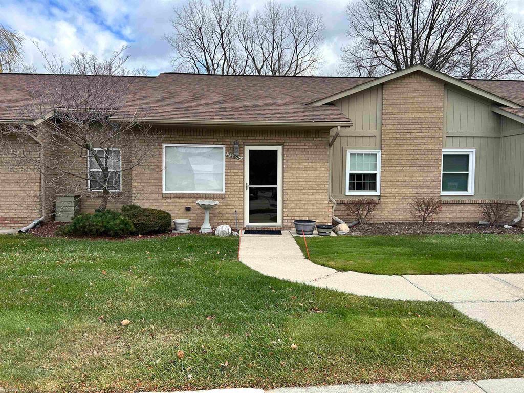 25860 Lira Lane, Warren, MI 48089