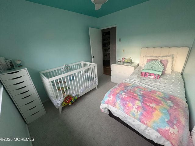 7 Peachtree Road, Oakhurst, NJ 07755