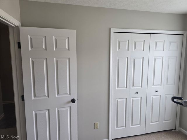 313 Breckenridge Oval, Elyria, OH 44035