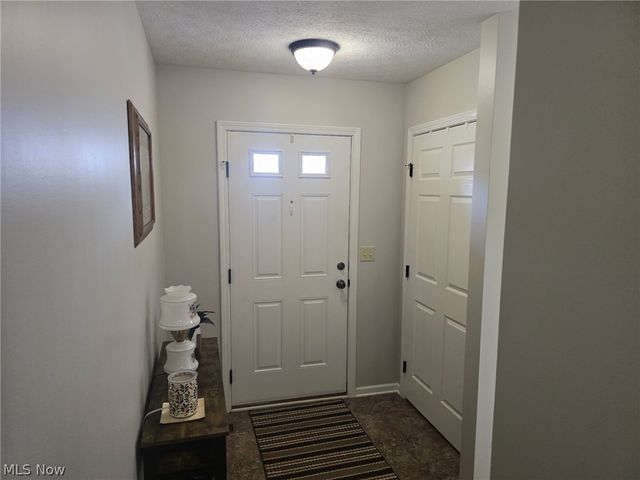 313 Breckenridge Oval, Elyria, OH 44035