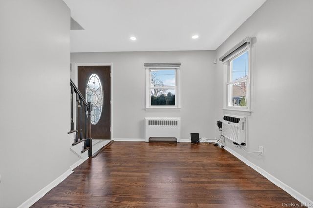 8 Robbins Avenue, Elmsford, NY 10523