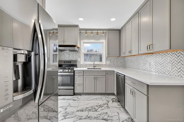 8 Robbins Avenue, Elmsford, NY 10523