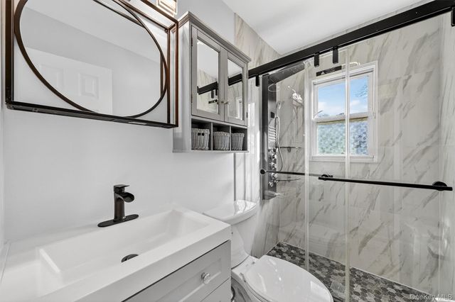 8 Robbins Avenue, Elmsford, NY 10523