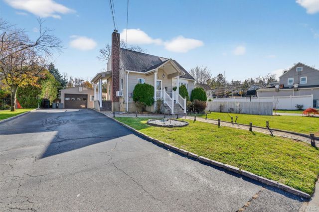 8 Robbins Avenue, Elmsford, NY 10523