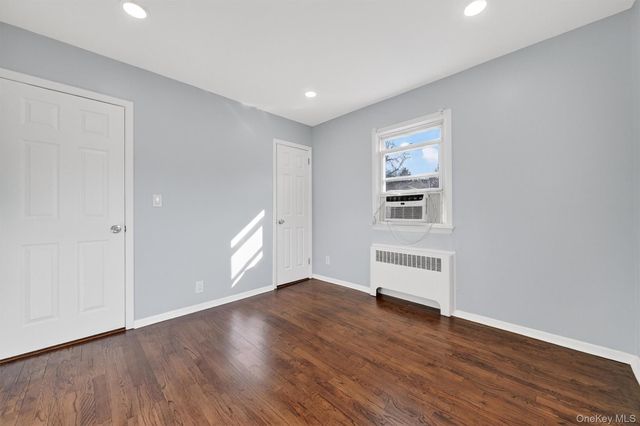 8 Robbins Avenue, Elmsford, NY 10523