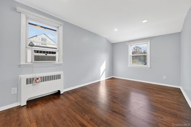 8 Robbins Avenue, Elmsford, NY 10523