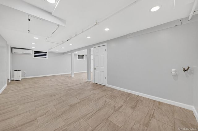 8 Robbins Avenue, Elmsford, NY 10523