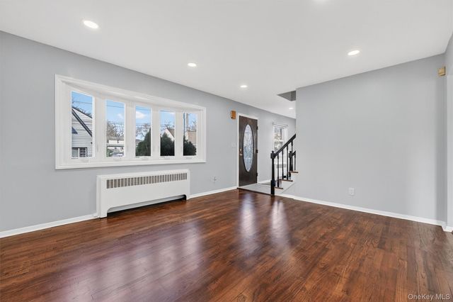 8 Robbins Avenue, Elmsford, NY 10523