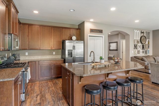 1009 29th Street NW, Puyallup, WA 98371