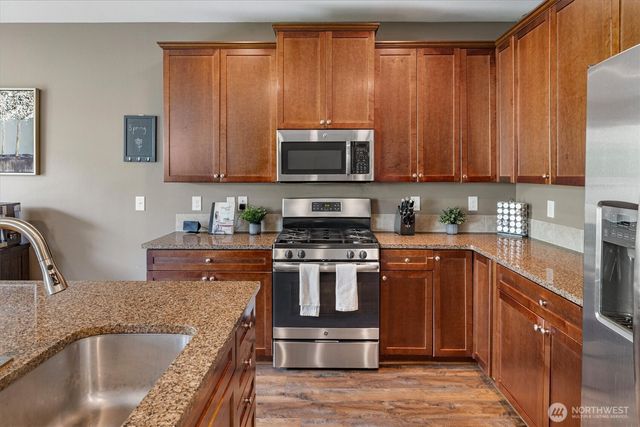 1009 29th Street NW, Puyallup, WA 98371