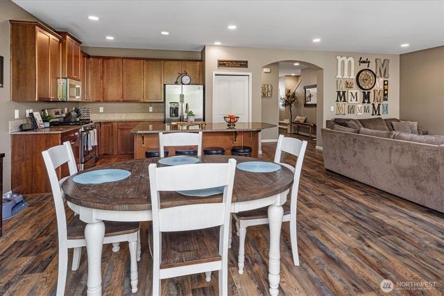 1009 29th Street NW, Puyallup, WA 98371