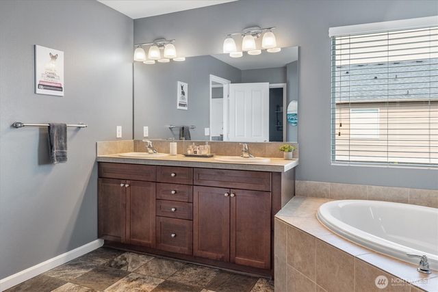 1009 29th Street NW, Puyallup, WA 98371