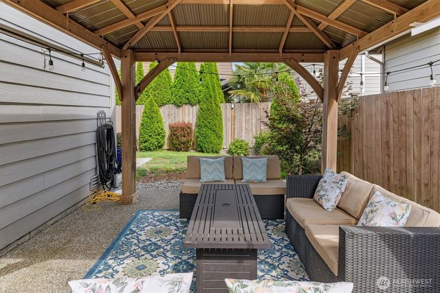 1009 29th Street NW, Puyallup, WA 98371