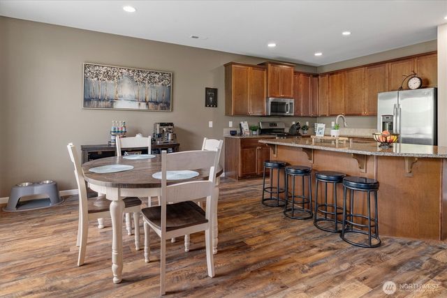 1009 29th Street NW, Puyallup, WA 98371