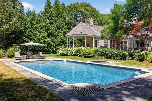 179 Pineleigh Path, Barnstable, MA 02655