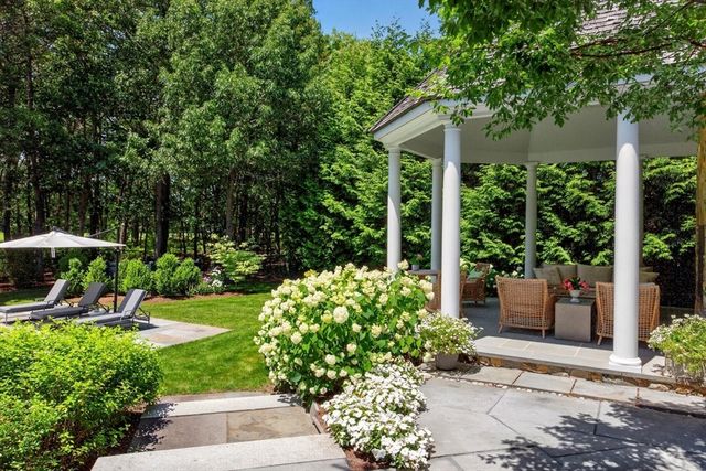 179 Pineleigh Path, Barnstable, MA 02655