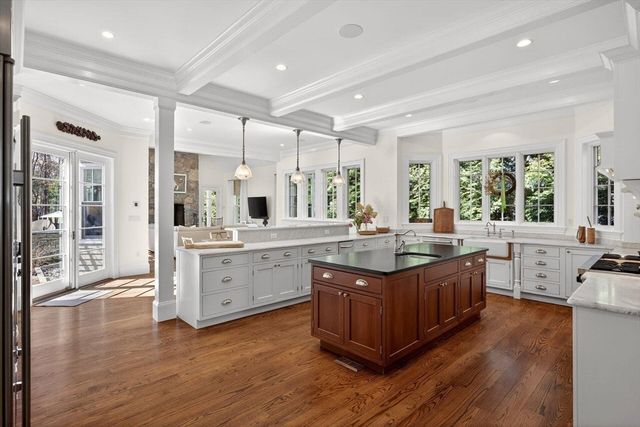 179 Pineleigh Path, Barnstable, MA 02655