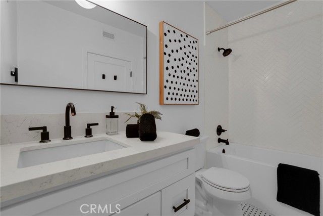 1871 Greenfield Avenue 102, Los Angeles, CA 90025