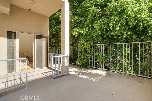 1871 Greenfield Avenue 102, Los Angeles, CA 90025