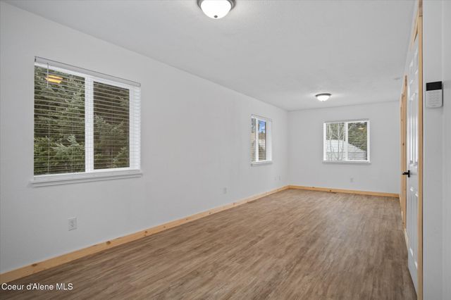 6933 W Tesemini DR, Spirit Lake, ID 83869