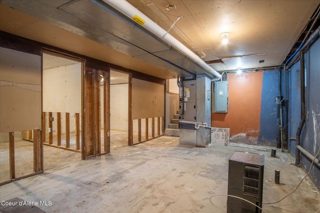 6933 W Tesemini DR, Spirit Lake, ID 83869