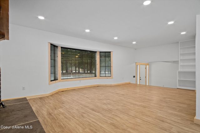 6933 W Tesemini DR, Spirit Lake, ID 83869