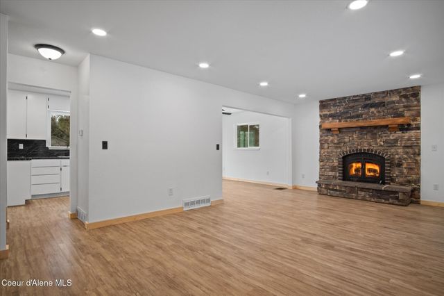 6933 W Tesemini DR, Spirit Lake, ID 83869