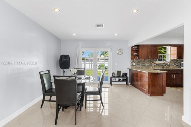 840 N 70th Way, Hollywood, FL 33024