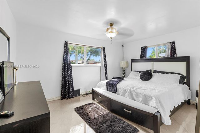 840 N 70th Way, Hollywood, FL 33024