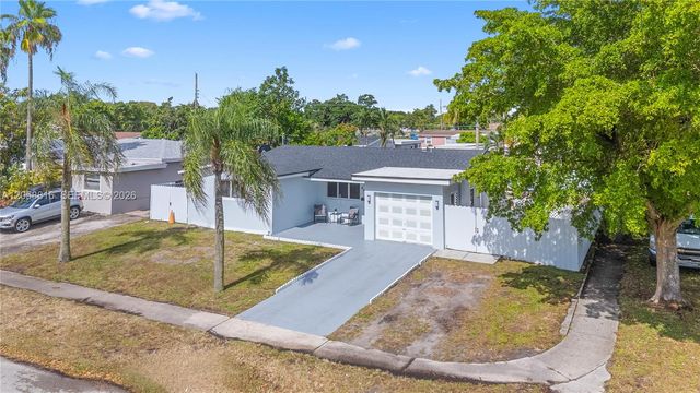 840 N 70th Way, Hollywood, FL 33024