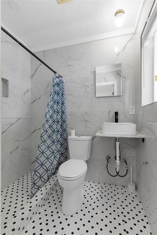 840 N 70th Way, Hollywood, FL 33024