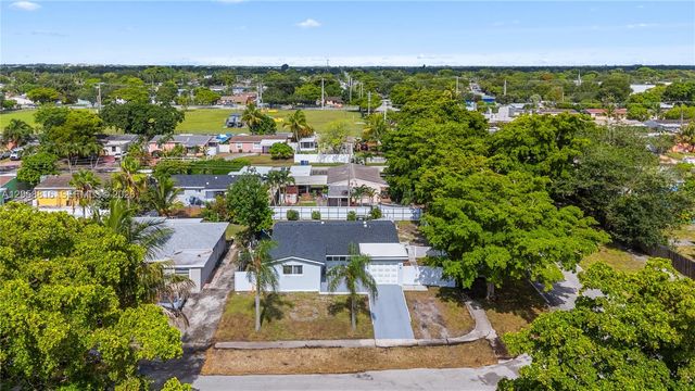 840 N 70th Way, Hollywood, FL 33024