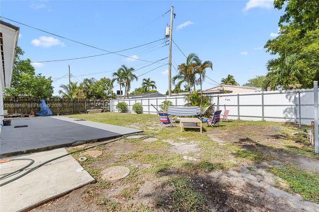 840 N 70th Way, Hollywood, FL 33024