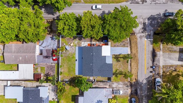 840 N 70th Way, Hollywood, FL 33024