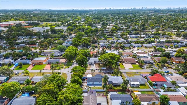 840 N 70th Way, Hollywood, FL 33024