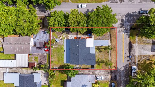 840 N 70th Way, Hollywood, FL 33024