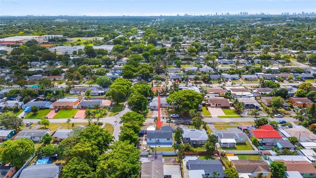 840 N 70th Way, Hollywood, FL 33024