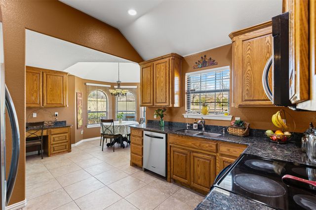 106 Hedges Circle, Weatherford, TX 76085