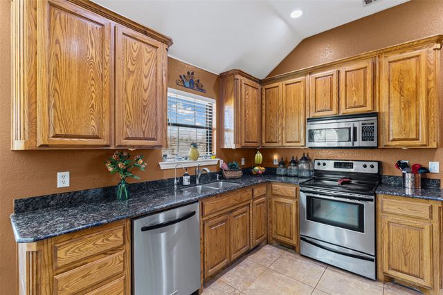 106 Hedges Circle, Weatherford, TX 76085