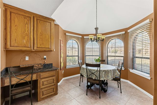 106 Hedges Circle, Weatherford, TX 76085