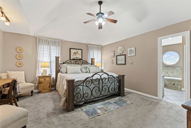 106 Hedges Circle, Weatherford, TX 76085