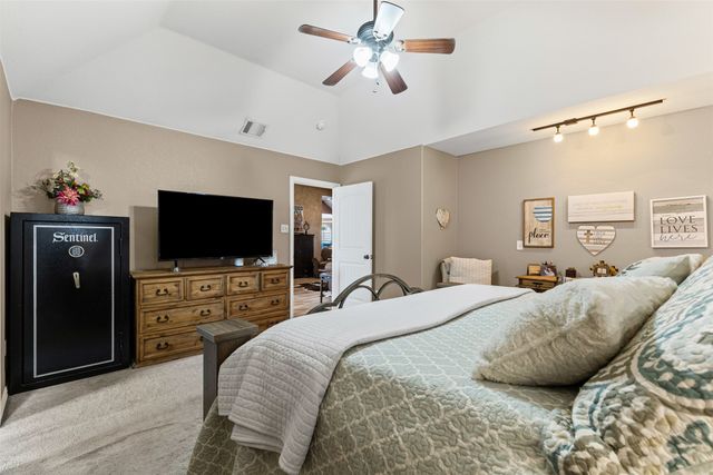 106 Hedges Circle, Weatherford, TX 76085