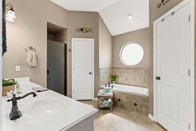 106 Hedges Circle, Weatherford, TX 76085